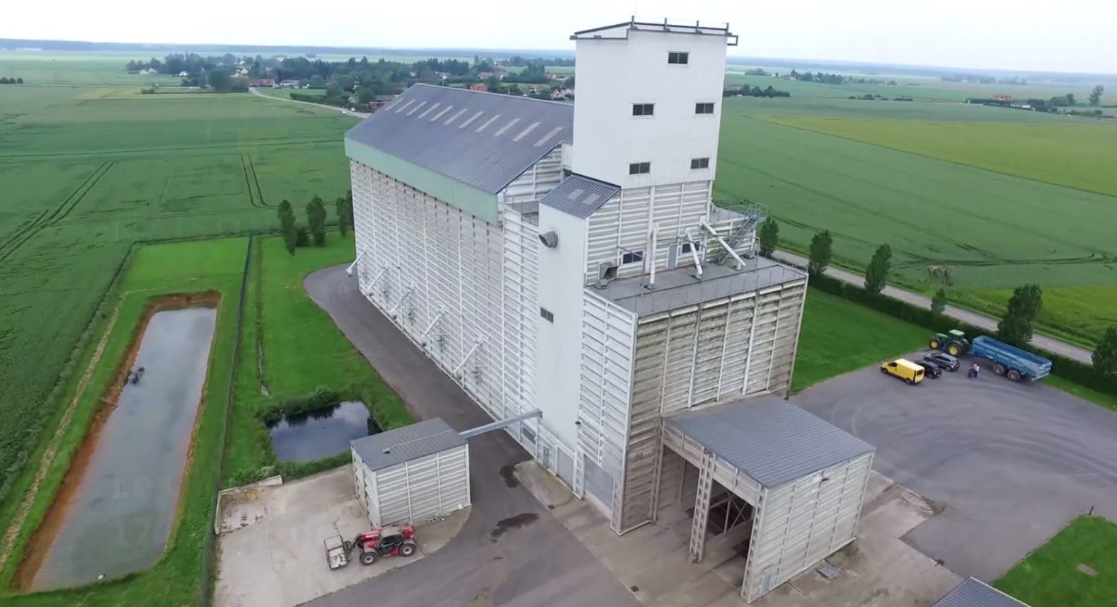 silos de collecte maison jaune